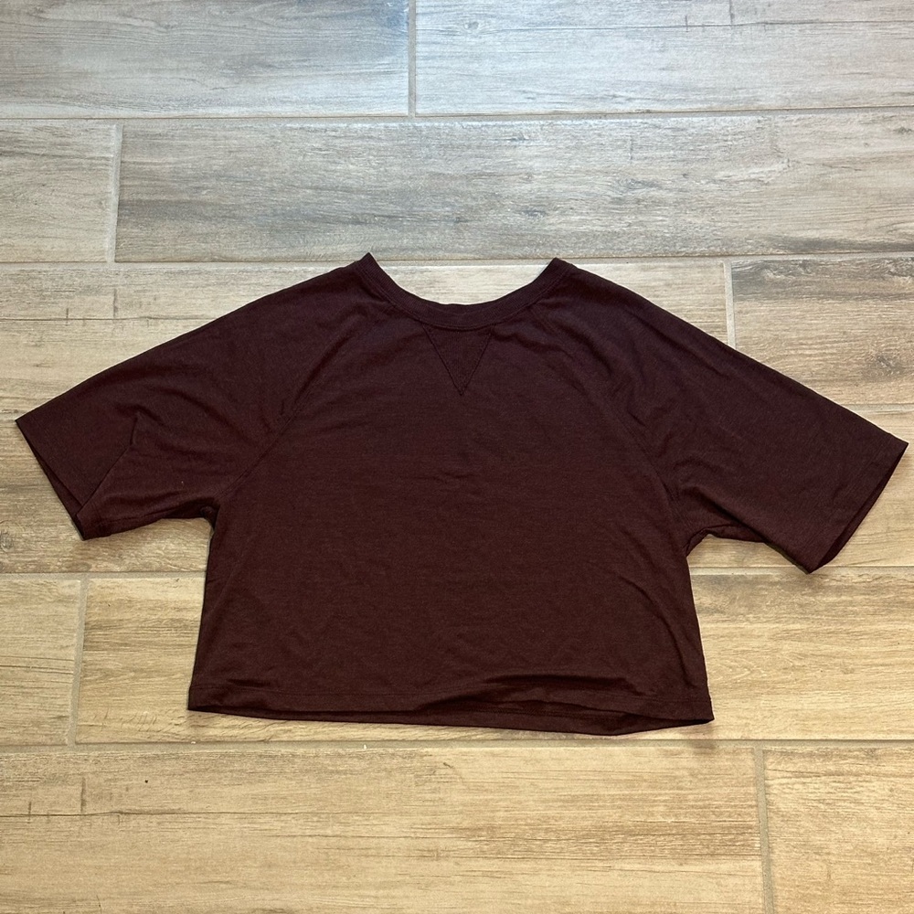 NWOT 🖤 Fabletics Crop Tee